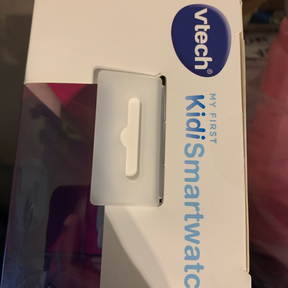 VTech Kidizoom Smartwatch in Purple‎ and White - Picture 9 of 9